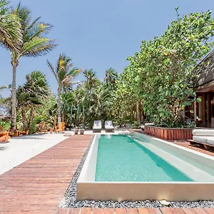  Villa Anana Casa Cantarena México